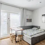 28m2 & Own Parking Place Indoors Appartamento *
